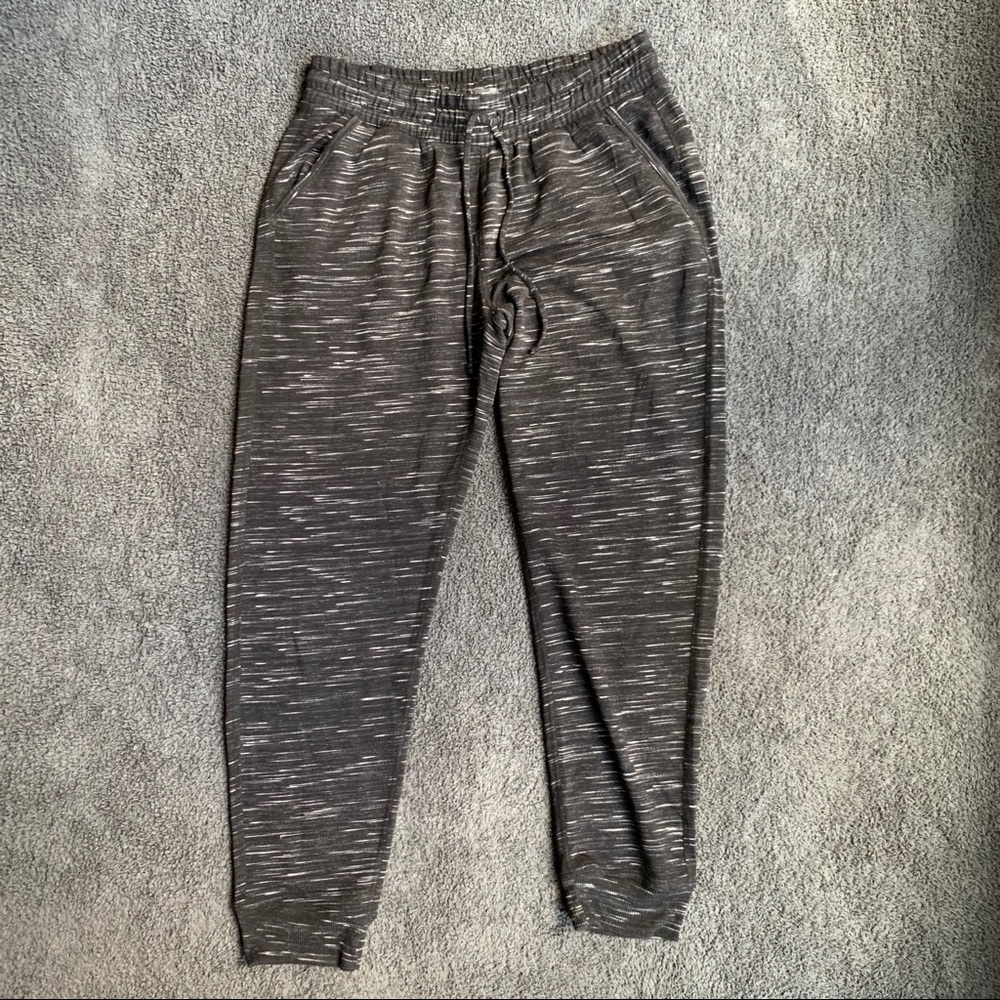 GapFit black and white cropped joggers